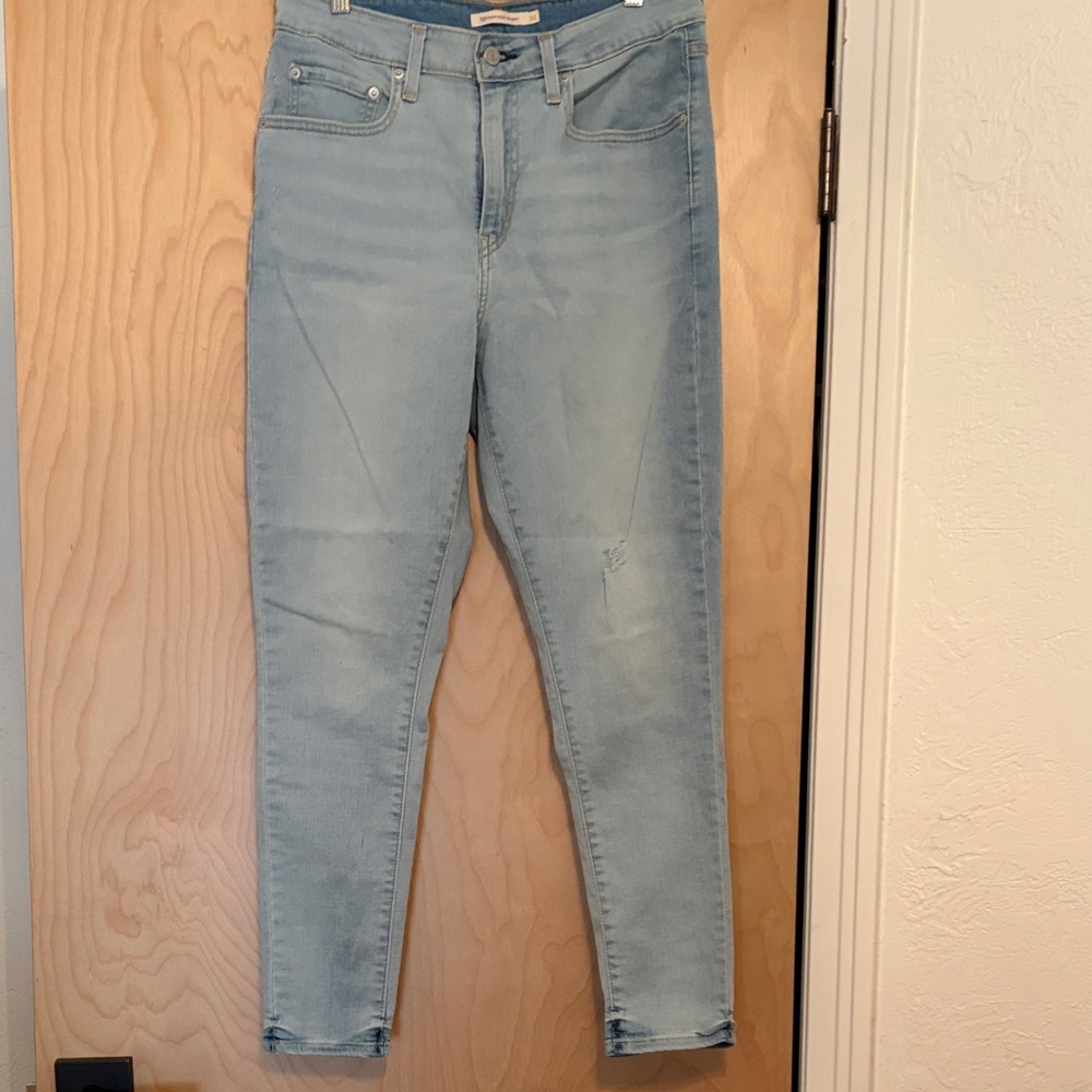 Levi's Women's Light Blue Skinny Jeans